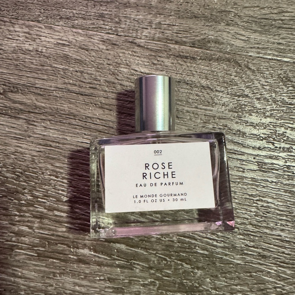Rose Riche Eau de Parfum le monde gormand perfume